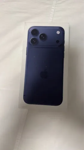 iPhone 17 pro max lacrado azul