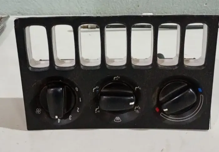 Painel do Ar Condicionado Scania PGR 