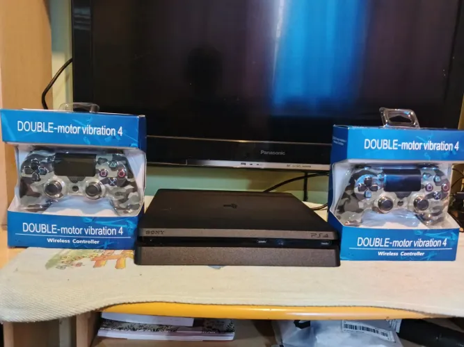 Vendo PS4 slim 1de memória