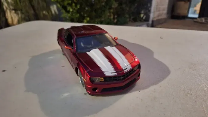 Miniatura Chevrolet Camaro Jada Toys Custom (Rodas Cromadas) - Vermelho Metálico - Impecáv
