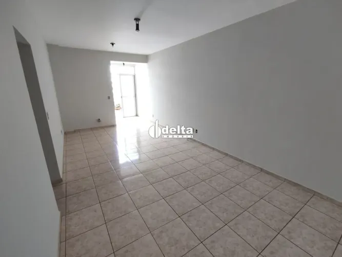 Apartamento com 3 quartos sendo 1 suíte, disponível para venda no bairro Santa Maria em Ub
