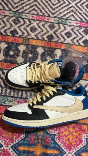 Tênis Nike Air Jordan 1 x Travis Scott - 39