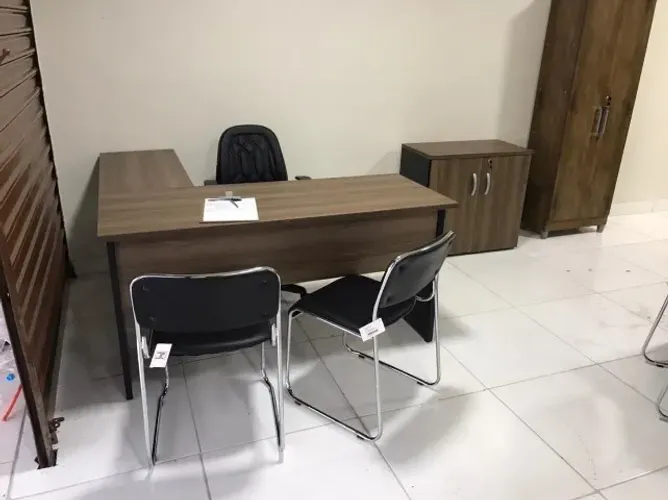 Mesa em L simples