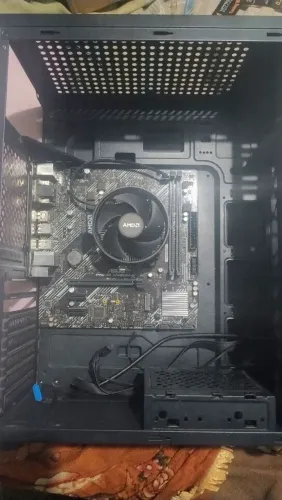 Kit Gamer AMD Ryzen 5 4600G + Placa ASUS Prime A520M-E + Gabinete T-Dagger RGB