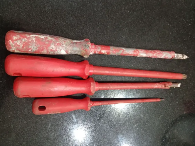 4 Chaves isoladas GEDORE (Fenda e Philips)