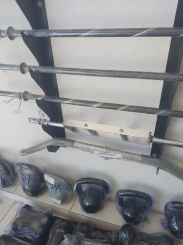Barras e puxadores de academia musculação novos!