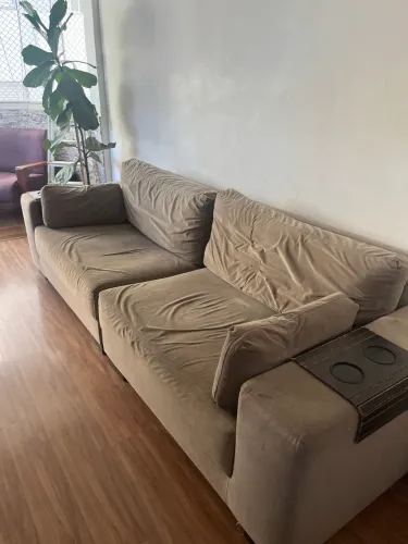 Sofá 4 lugares confortável 