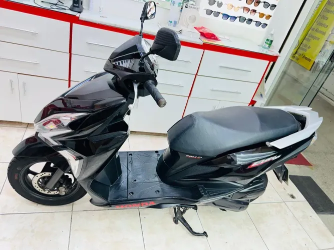 Honda elite 125 muito nova 