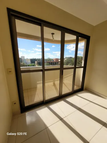 Vendo porta de correr duas folhas ela alumínio bronze medindo 2,45L. Sudoeste /Brasília: 