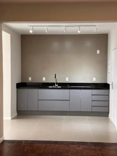 Apartamento à venda, 3 quartos, 1 suíte, 1 vaga, Centro - Florianópolis/SC
