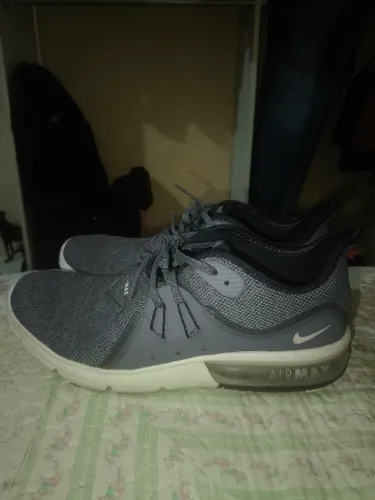 NIKE AIR MAX ORIGINAL CONSERVADO TAMANHO 42/ NO PRECINHO PRA SAIR LOGO.