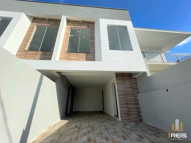 SOBRADO MODERNO E RECÉM CONSTRUÍDO EM SOCORRO/SP