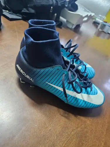 Chuteira campo Nike Mercurial 
