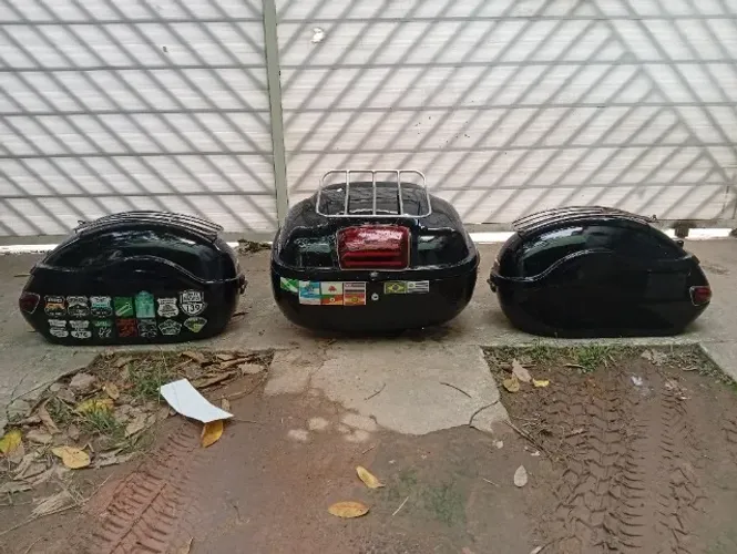 Vendo baús Bult BT9000 e BM9000 com ferragens para instalação na Shadow 600