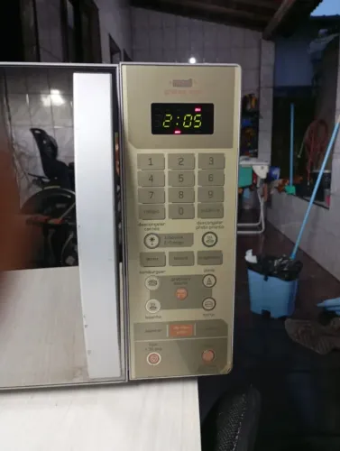 Microondas Brastemp de inox 32 litros