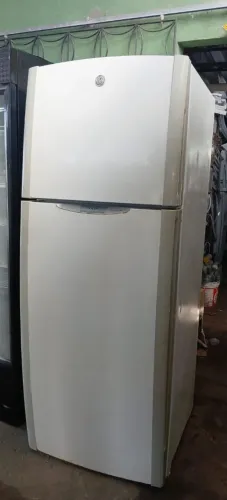 Vende-se Geladeira Dúplex Frost Free GE