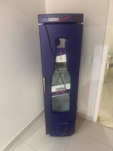 Cervejeira com Visor