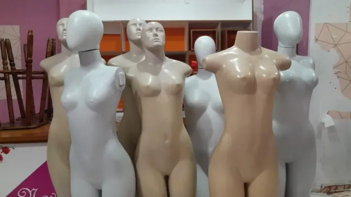 MANEQUIM, BALCÃO E COLMEIA
