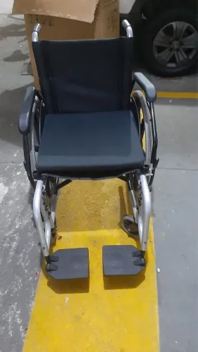 Cadeira de Rodas Alumínio, Dobrável, até 130kg