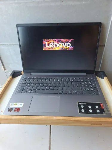 Notebook Lenovo Ultrafino IdeaPad 3 (OPORTUNIDADE ÚNICA)