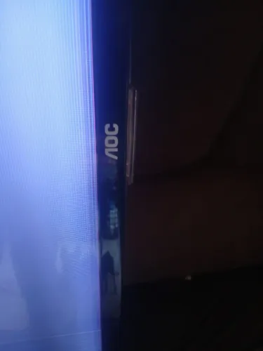 Vendo uma TV com defeito