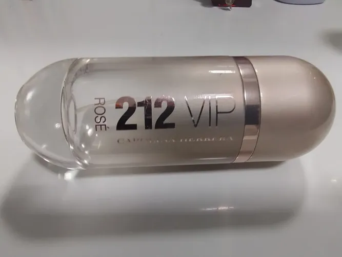 Frasco Perfume Carolina Herrera Vip Rosé