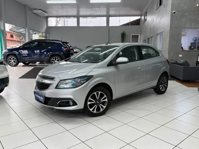 Chevrolet Onix Hatch LTZ 1.4 8V Flex Power Aut. 4P 2015