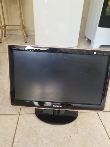 Monitor Samsung LCD TV 5000 1