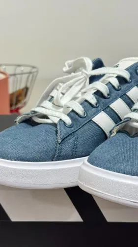 Tênis Adidas Grand Court azul 