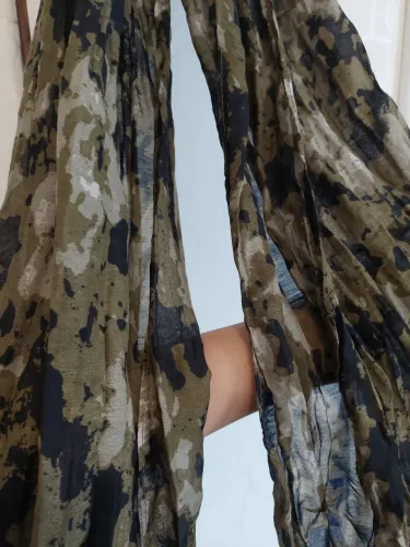 Lenço camuflado da H&M 