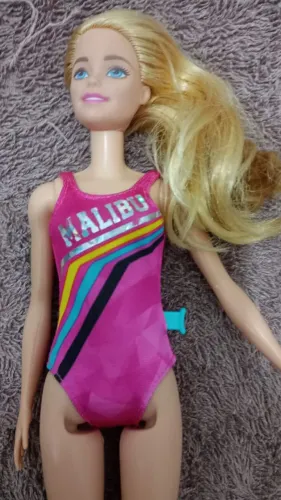 Barbie nadadora