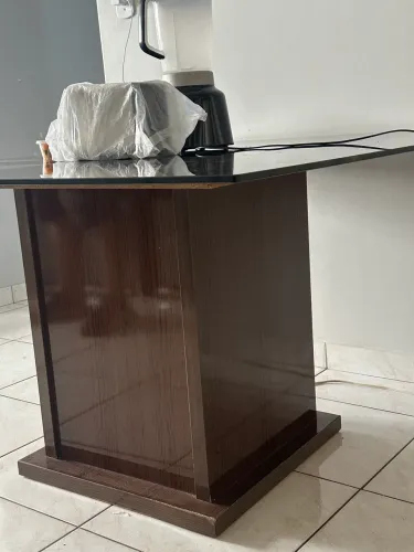 Mesa de vidro base de MDF