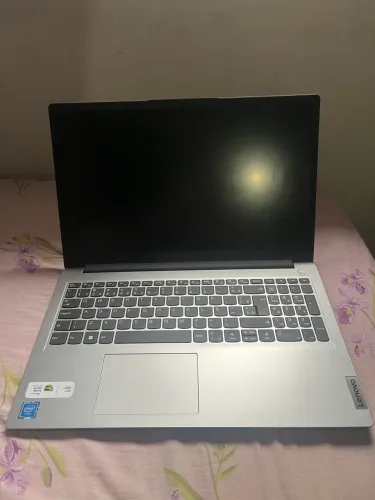 Vendo notebook Lenovo para estudos e trabalho 