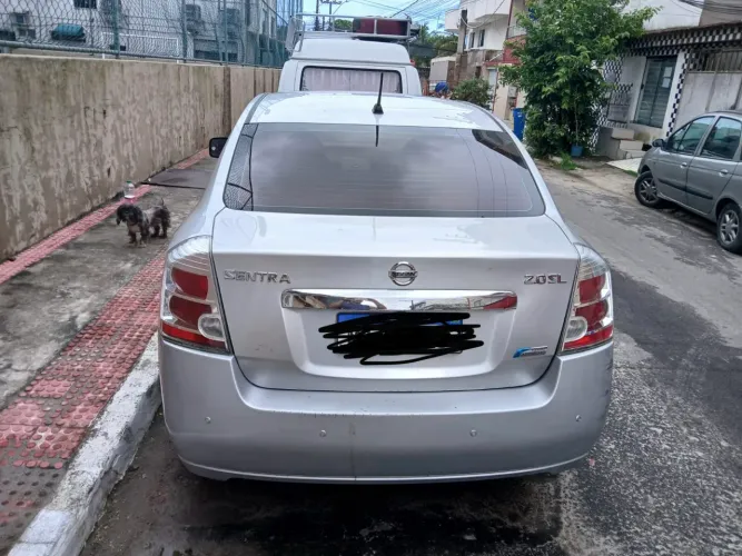 Nissan Sentra SL 2.0/ 2.0 Flex Fuel 16V Aut. 2011