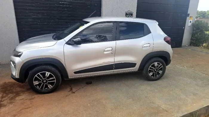 Renault Kwid Intense 1.0 Flex 12V 5P Mec. 2023