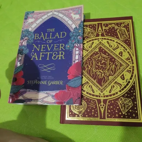 The Ballad of Never After com foil 1 edição uk Stephanie Garber hardcover importado, capa