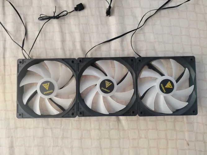Kit 3 fans Gamdias - Nunca usadas - Não acompanha controladora