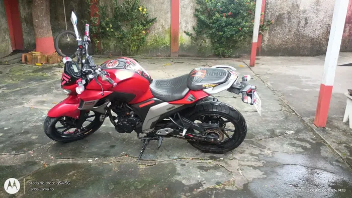Moto top. Garotona