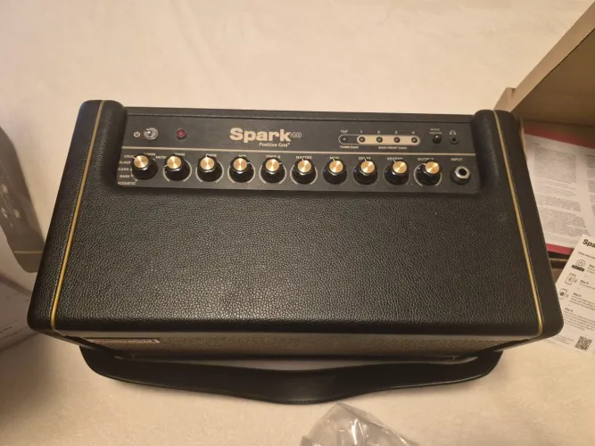 Amplificador Positive Grid Spark 40 com footswitch e bag original