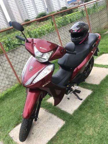 Bull KRC 50 2015/16 - 8.583 km - R$ 6.000