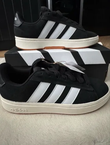 ADIDAS - TÊNIS GRAND COURT