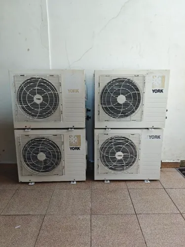 Condensadora de Ar Condicionado York 9.000 Btuh Só Frio.