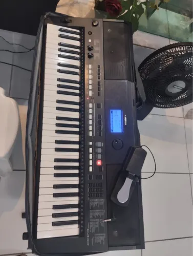Teclado Yamaha psr-E 433