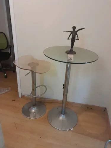 Mesa bistro e banqueta de acrilico