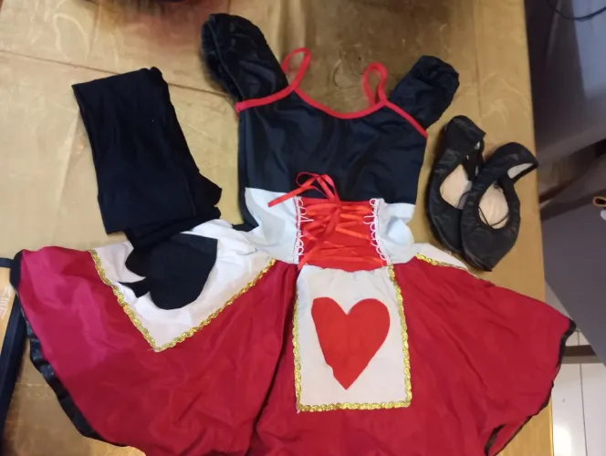 Vestido dama de copa do mundo Alice