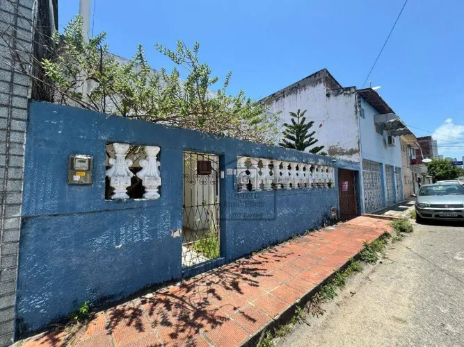 Casa à Venda no Alecrim - 3 Quartos - 185 m² - Natal/RN - CA0174