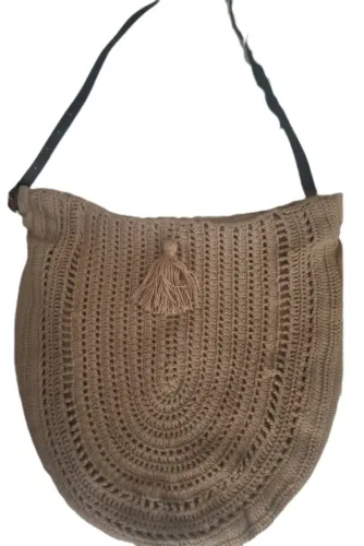 Bolsa média em croche marrom boho