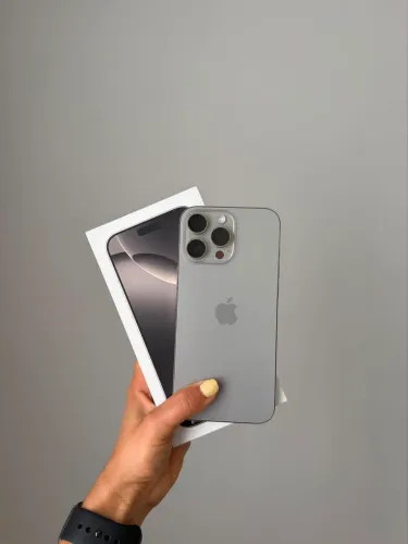 iPhone 16 Pro Max - 256gb - 95% saúde