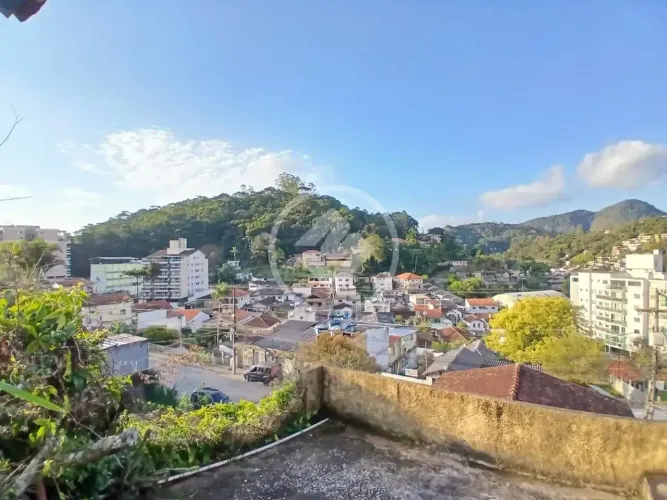 Três Casas em Terreno de 1.200 m² com Vista Livre na Tijuca codigo: 365698