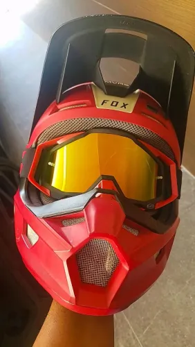 Capacete fox